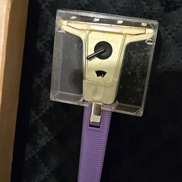 Gillette1971 R3 Gillette Purple Techmatic Razor - Picture 2 of 6